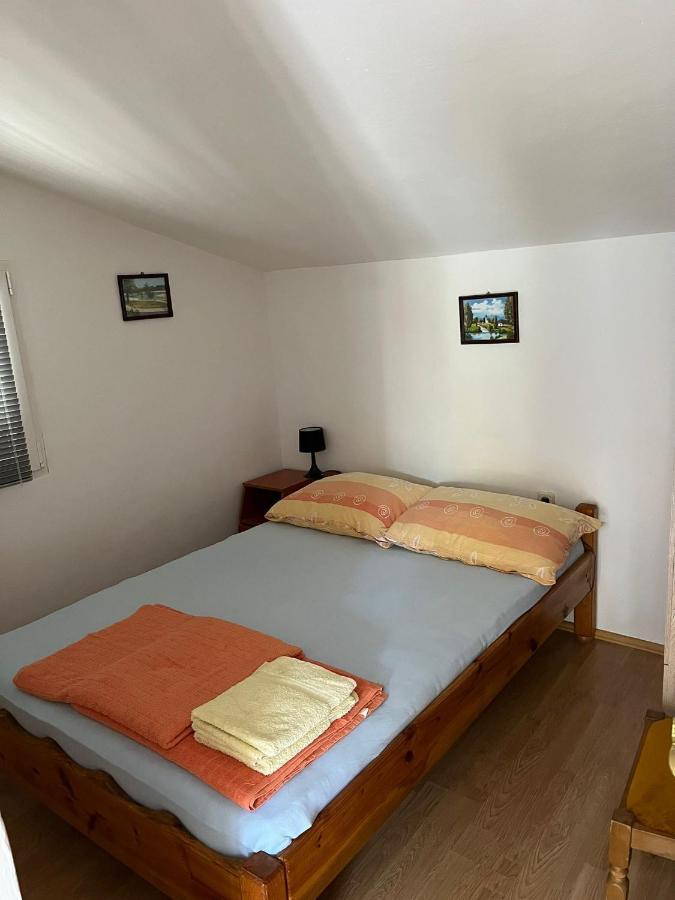 Apartments Tea Karlobag Luaran gambar
