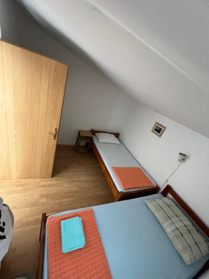 Apartments Tea Karlobag Luaran gambar
