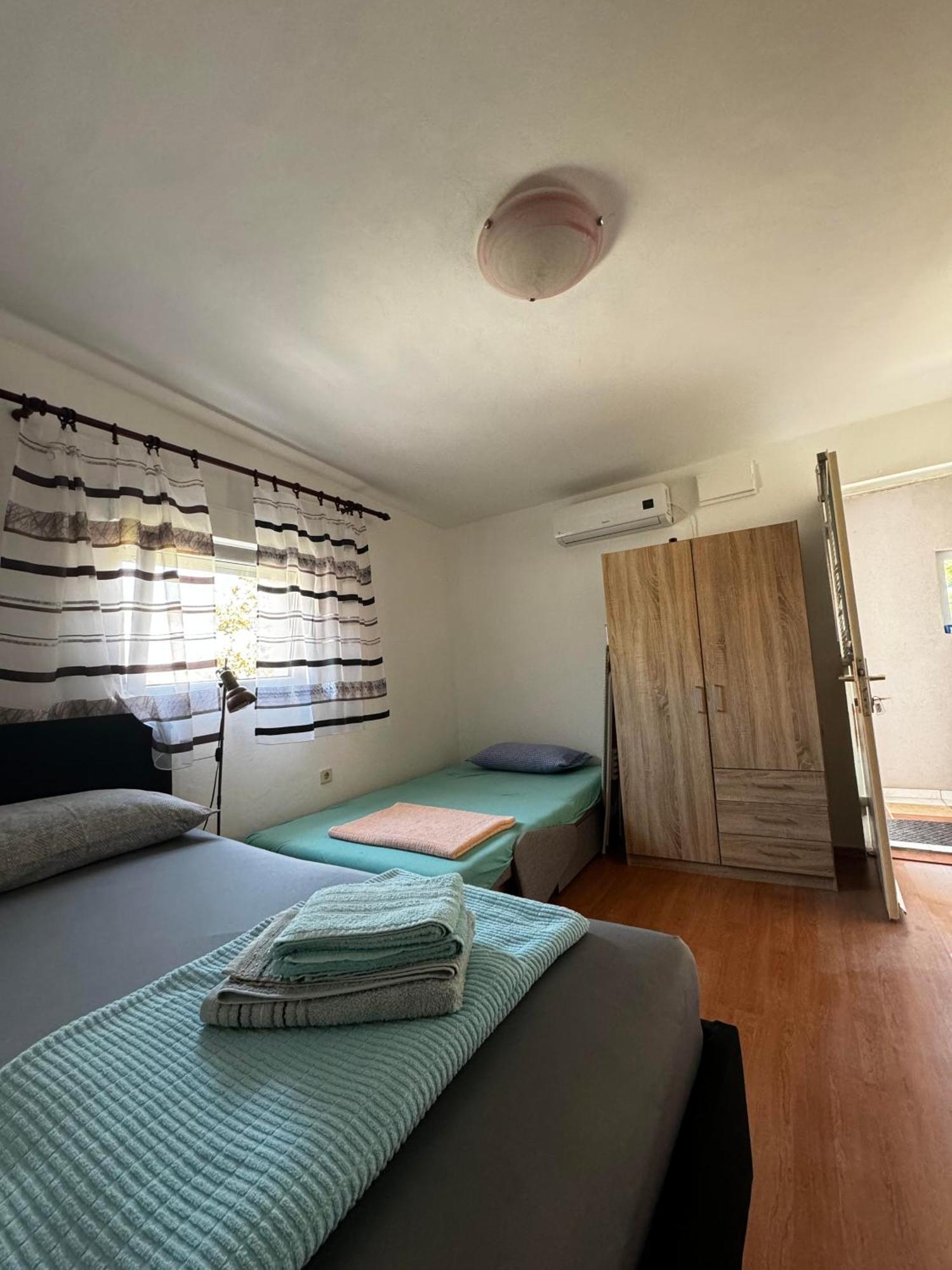 Apartments Tea Karlobag Luaran gambar